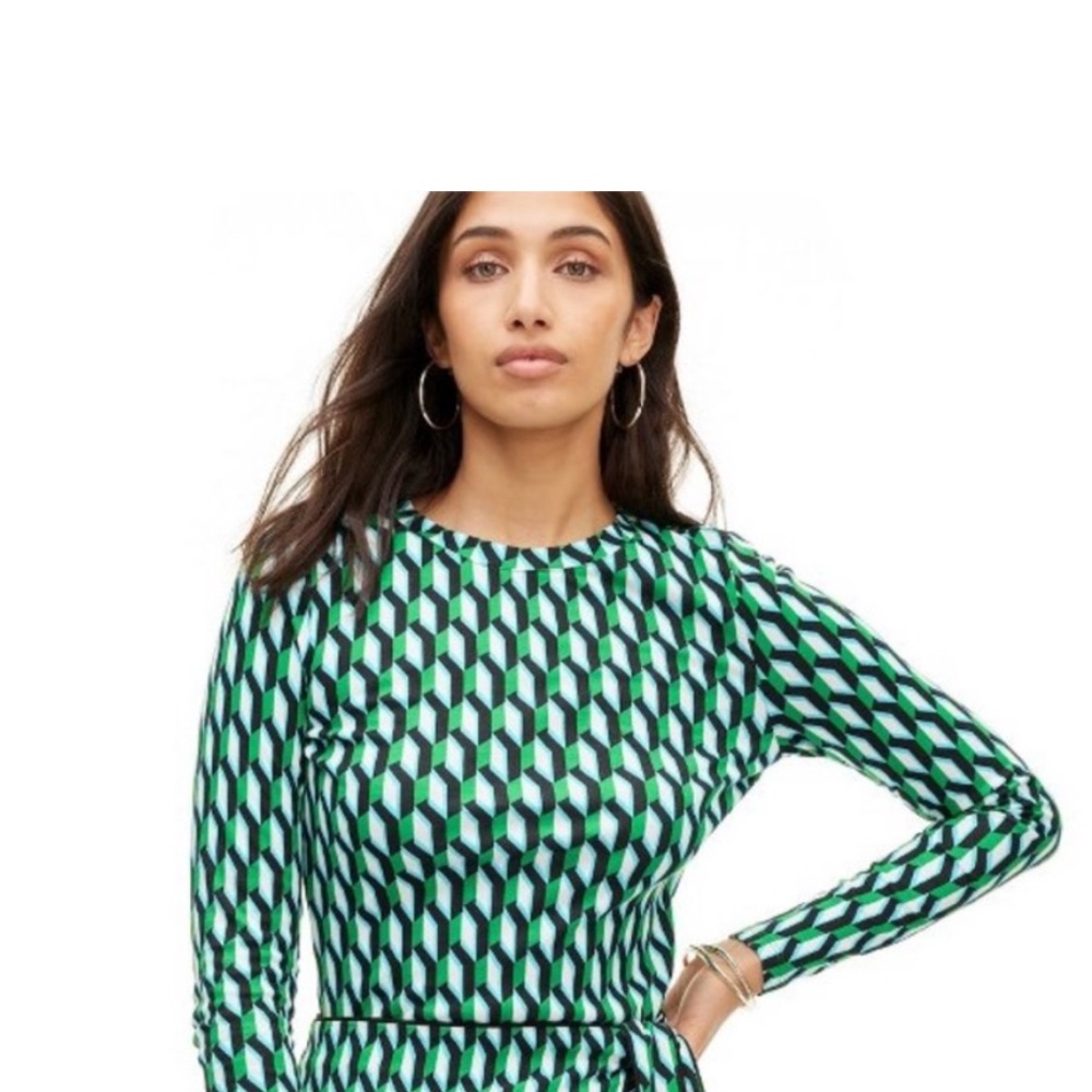Diane Von Furstenberg for Target Geometric Green and Black fitted top. Size Sma
